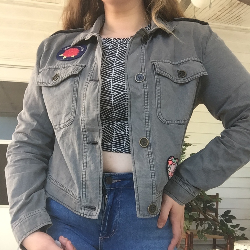 Military inspired cropped jacket with patches!
